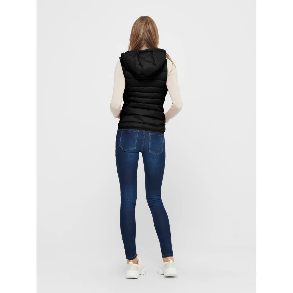 Gilet matelassé court capuche noir en nylon Bree | 3 Suisses