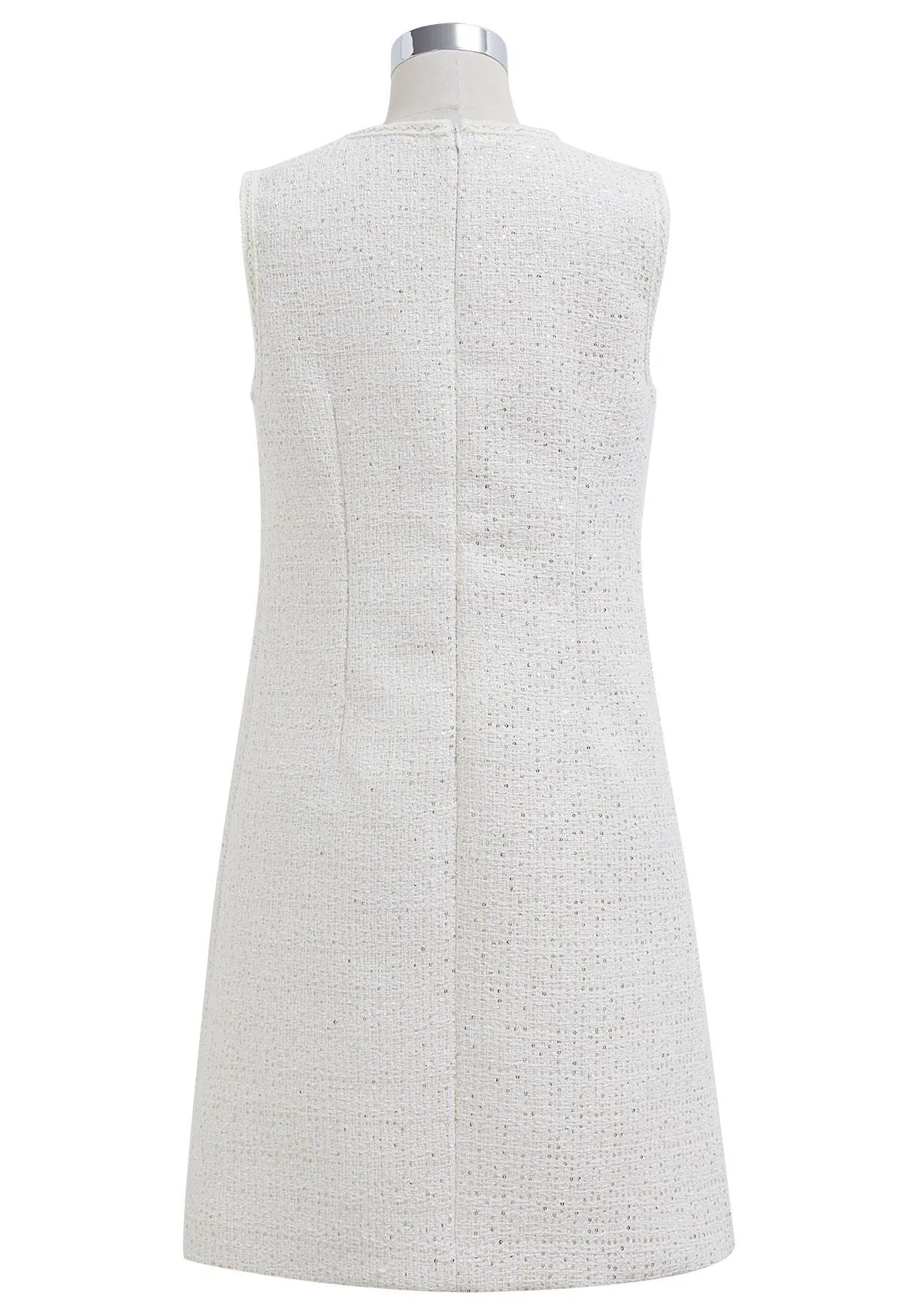 Robe en tweed sans manches brodée de sequins en blanc